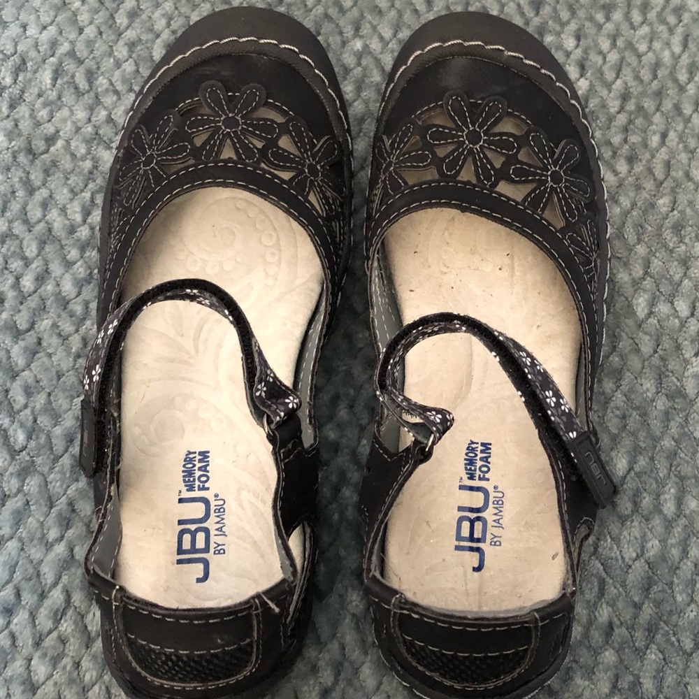 NEW JAMBU COMFORT FLOWER SHOES SIZE 7.5 🌼
